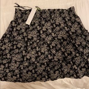 NWT  black and white (cream) skirt